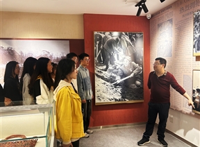 我校马院与四川工商学院马院携手开展思政课实践教学活动