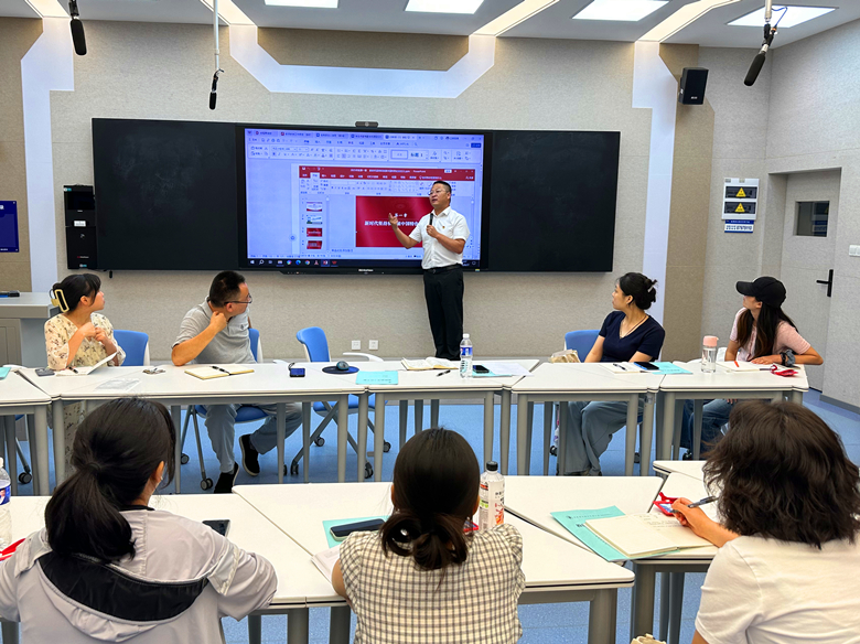 2025.8.27新教师座谈会3_副本